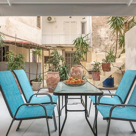 The Courtyard Oasis Apartamento Atenas Exterior foto