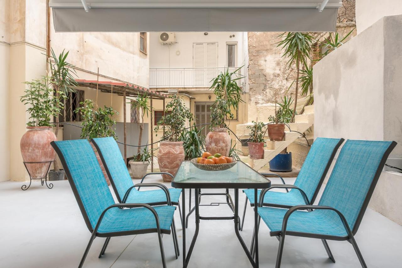 The Courtyard Oasis Apartamento Atenas Exterior foto