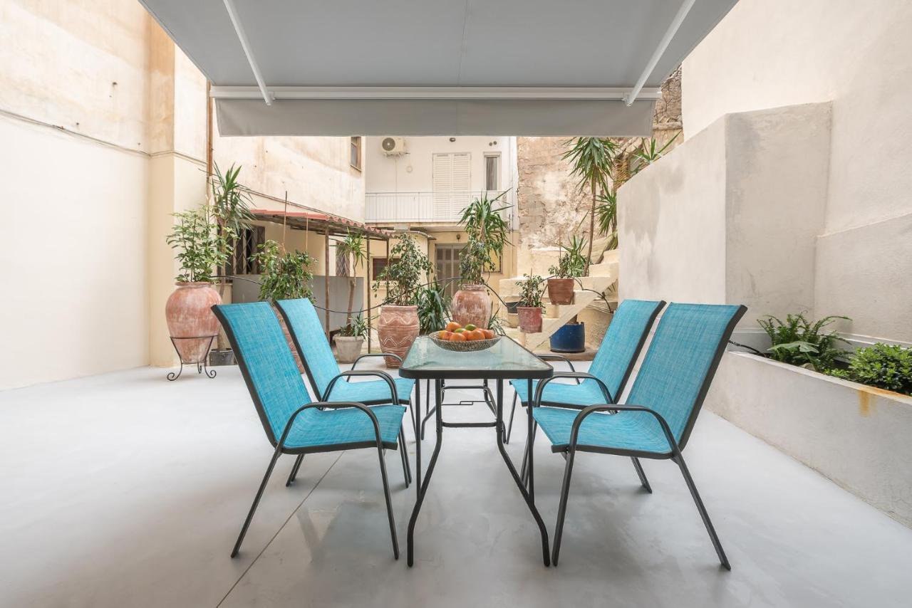 The Courtyard Oasis Apartamento Atenas Exterior foto
