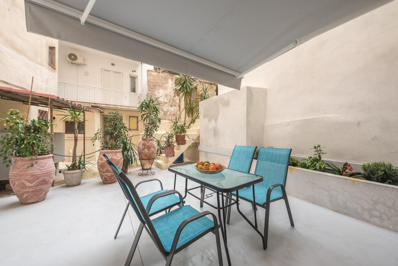 The Courtyard Oasis Apartamento Atenas Exterior foto