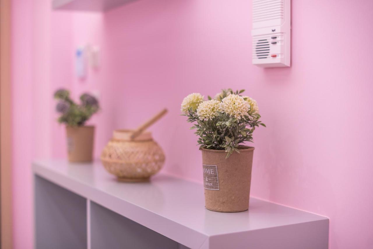 The Courtyard Oasis Apartamento Atenas Exterior foto