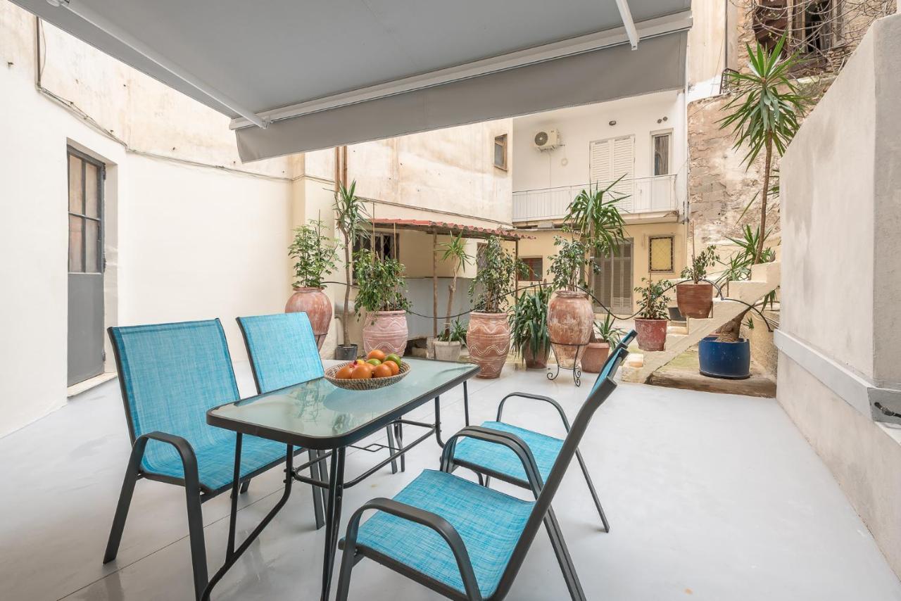 The Courtyard Oasis Apartamento Atenas Exterior foto
