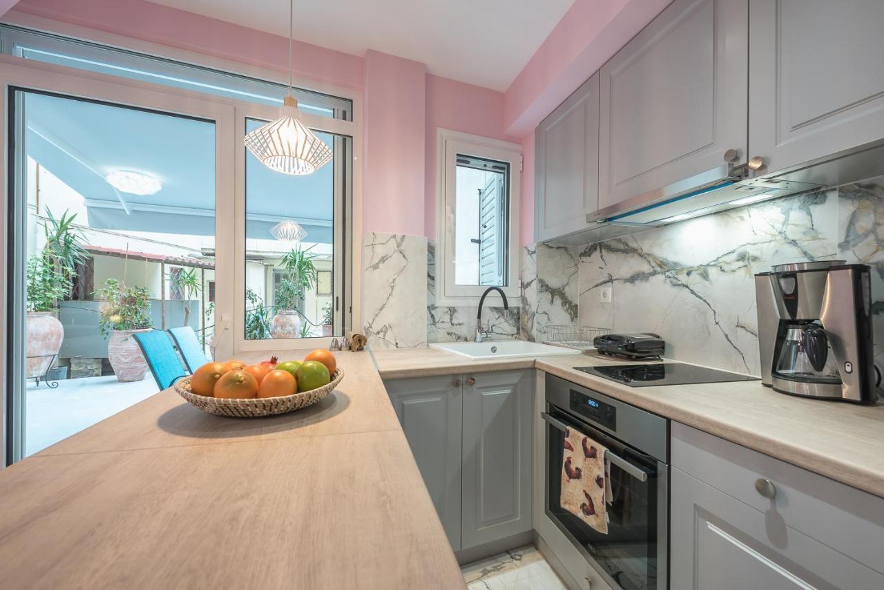 The Courtyard Oasis Apartamento Atenas Exterior foto