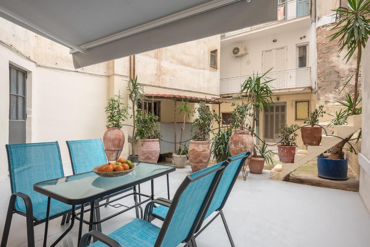 The Courtyard Oasis Apartamento Atenas Exterior foto
